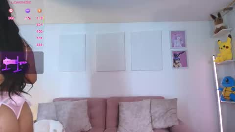 Snapshot of ariana_bae_ chatting on 11.16.25 online show from 11.16.25