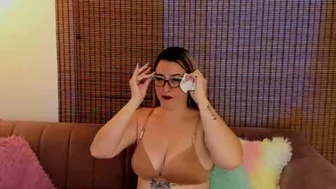 Snapshot of ariana_cross_ chatting on 04.10.26 Ariana Cruz online show from 04.10.26