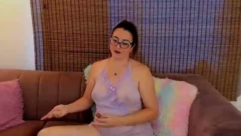 Snapshot of ariana_cross_ chatting on 05.11.26 Ariana Cruz online show from 05.11.26