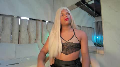 ariana_grande233 online show from 03.03.26