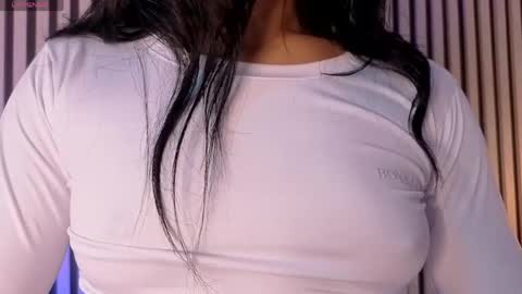 Snapshot of ariana_klart chatting on 04.23.26 Ariana online show from 04.23.26
