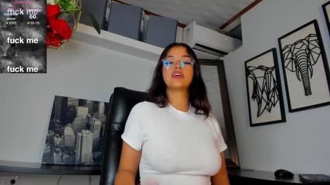 Snapshot of ariana_pierce chatting on 01.15.25 Ariana online show from 01.15.25