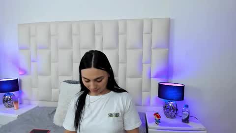  ariana  online show from 10.03.25