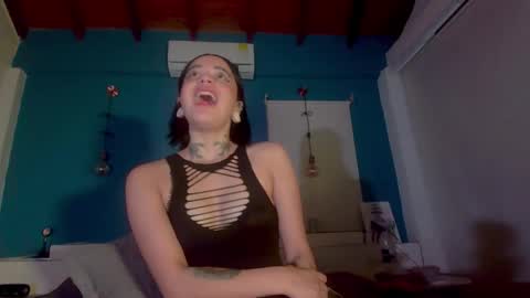 Snapshot of ariana_whitee chatting on 10.08.25 ariana_whitee online show from 10.08.25