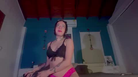 Snapshot of ariana_whitee chatting on 10.09.25 ariana_whitee online show from 10.09.25