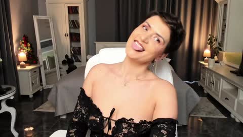 Snapshot of arianasage_ chatting on 01.23.25 Ana online show from 01.23.25