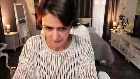 Snapshot of arianasage_ chatting on 09.20.25 Ana online show from 09.20.25