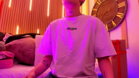 Ari  online show from 12.21.25