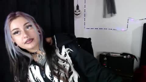 Snapshot of arianauwu666 chatting on 11.22.25 help me 100 hands up my OF is Free online show from 11.22.25