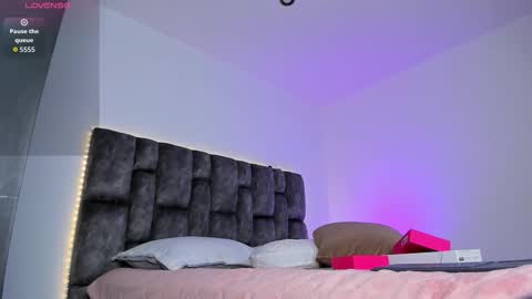 Snapshot of arianna_0 chatting on 02.26.26 arianna_0 online show from 02.26.26