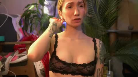 Olivka online show from 04.11.26