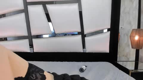 ariannarussell1 online show from 03.10.25