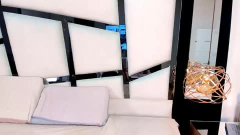 ariannarussell1 online show from 05.29.26