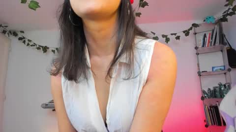 Snapshot of ariarouse chatting on 10.13.25 Arianna Rouse online show from 10.13.25