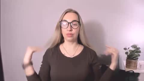 Snapshot of ariaswan chatting on 02.26.26 Aria online show from 02.26.26