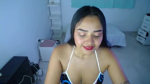 Snapshot of ariel_princess02 chatting on 02.19.25 daniella online show from 02.19.25