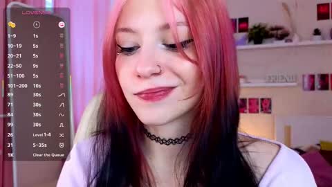 Snapshot of arielabradberry chatting on 10.03.25 Ariel online show from 10.03.25