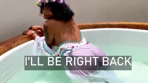 A R I   online show from 12.14.25