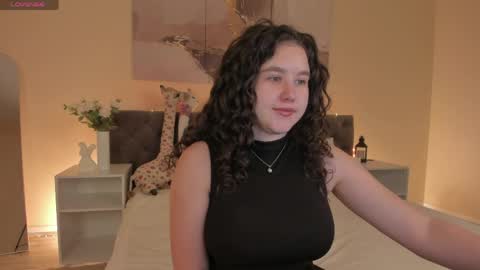 Snapshot of ariella_sol chatting on 05.07.26 Ariella GTM3 Tue Wed Thu Fri Sat 0400 am-1030pm online show from 05.07.26