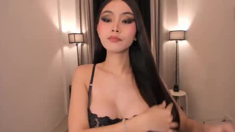 MIRA GREYSON online show from 04.21.26