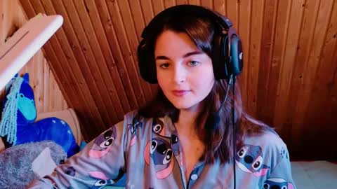 arielstonks_lovee online show from 02.27.26