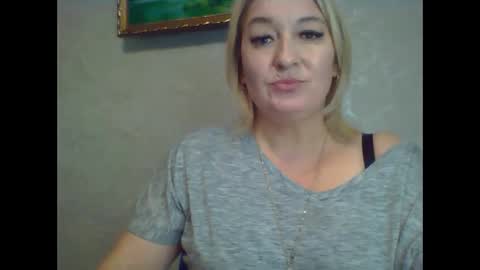 ArielXLoveresss online show from 10.16.25