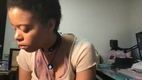 Snapshot of ariessisbetter chatting on 03.25.26 ariessisbetter online show from 03.25.26