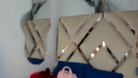 Snapshot of ariht chatting on 03.25.26 ariht online show from 03.25.26