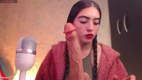 Snapshot of arii_vega chatting on 01.05.25 ARII VEGA online show from 01.05.25