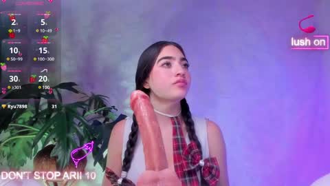 Snapshot of arii_vega chatting on 02.05.25 ARII VEGA online show from 02.05.25