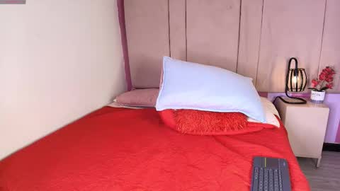 Snapshot of ariia_sweett chatting on 02.14.26 Ariia sweett online show from 02.14.26