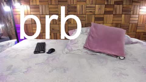 Snapshot of ariiaa_1 chatting on 02.22.25 ARIANNA online show from 02.22.25