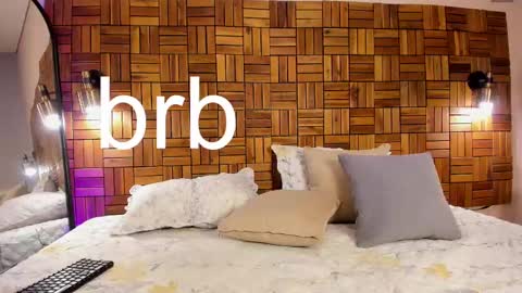 Snapshot of ariiaa_1 chatting on 03.10.25 ARIANNA online show from 03.10.25