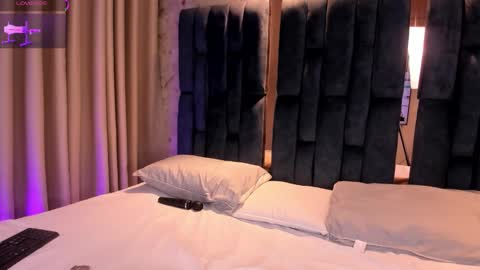 Snapshot of ariivegaa chatting on 11.30.25 Ari Vega online show from 11.30.25