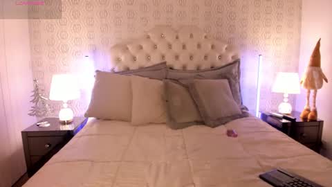 Ari Robert online show from 12.22.25