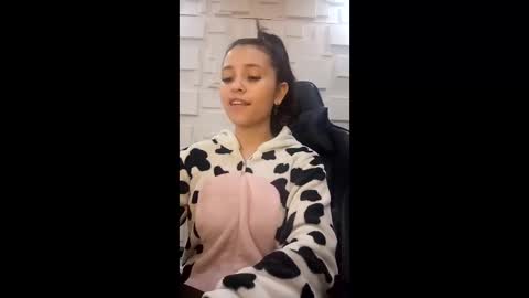 Snapshot of arisha_lee2 chatting on 01.14.26 arisha_lee2 online show from 01.14.26