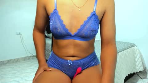 Snapshot of aristena_01 chatting on 09.09.25 aristena_01 online show from 09.09.25