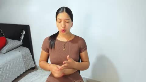 Snapshot of aristena_01 chatting on 11.25.25 aristena_01 online show from 11.25.25