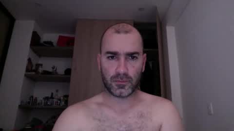 Snapshot of aristi11 chatting on 12.21.25 aristi11 online show from 12.21.25