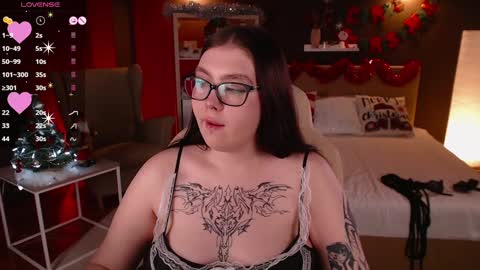 Snapshot of arizonaa_muse chatting on 12.13.24 Astrid online show from 12.13.24