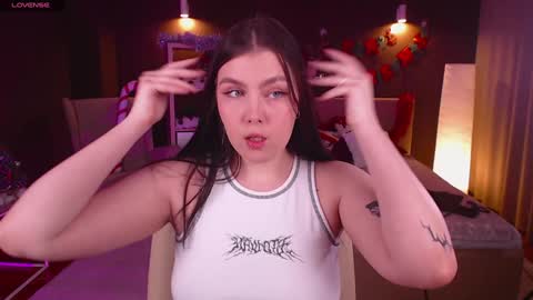 Snapshot of arizonaa_muse chatting on 12.22.24 Astrid online show from 12.22.24