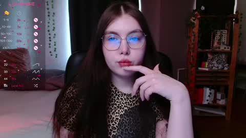 Snapshot of arizonaa_muse chatting on 06.04.26 Astrid online show from 06.04.26
