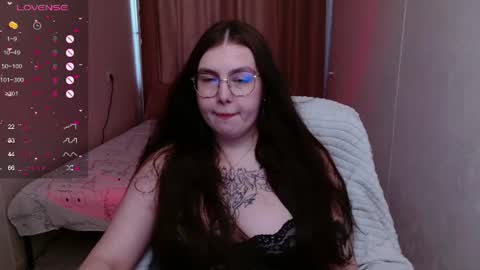Snapshot of arizonaa_muse chatting on 07.04.26 Astrid online show from 07.04.26