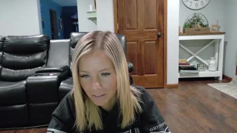 Samantha - Sammie online show from 01.23.25