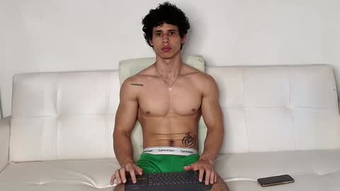 Snapshot of arnold_black69 chatting on 12.02.24 arnold black online show from 12.02.24