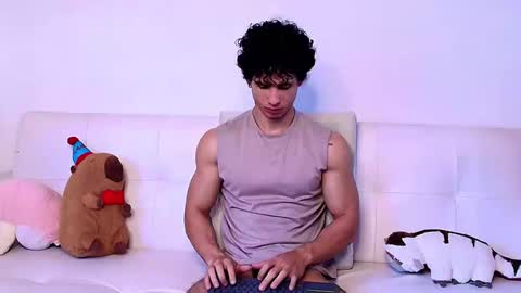 Snapshot of arnold_black69 chatting on 12.09.24 arnold black online show from 12.09.24