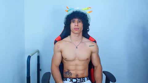 Snapshot of arnold_black69 chatting on 09.18.25 arnold black online show from 09.18.25