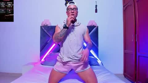 Arnold fit hot98 online show from 11.12.25