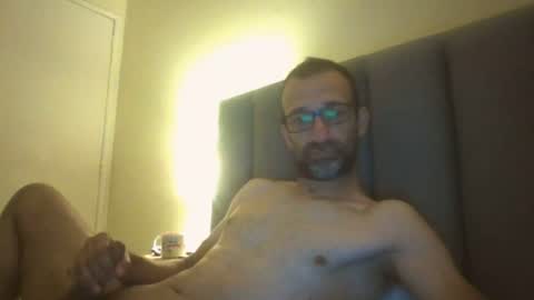 Snapshot of arnoldmir chatting on 06.21.26 Arnoldmir online show from 06.21.26