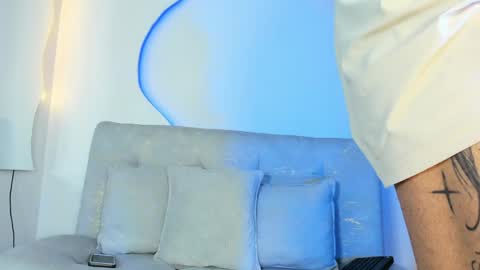Snapshot of arohomlester_ chatting on 06.01.26 ARON online show from 06.01.26